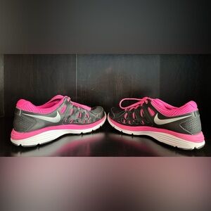 Women’s Nike Dual Fushion Run 2 Pink and Black Running Shoes Size 7.5